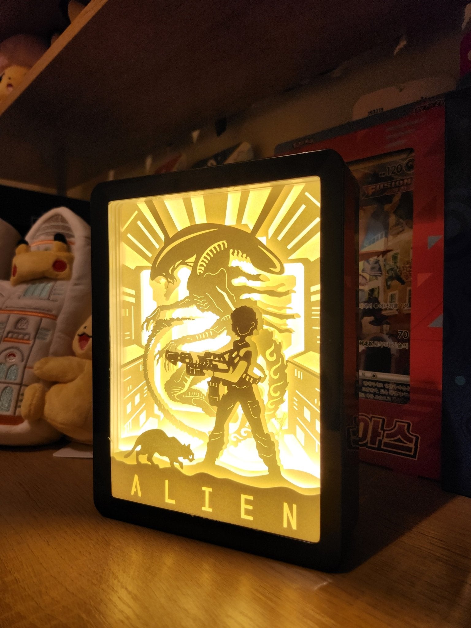Alien Ellen Ripley & Xenomorph LED Paper Light Box - ShuppetMaster TCG